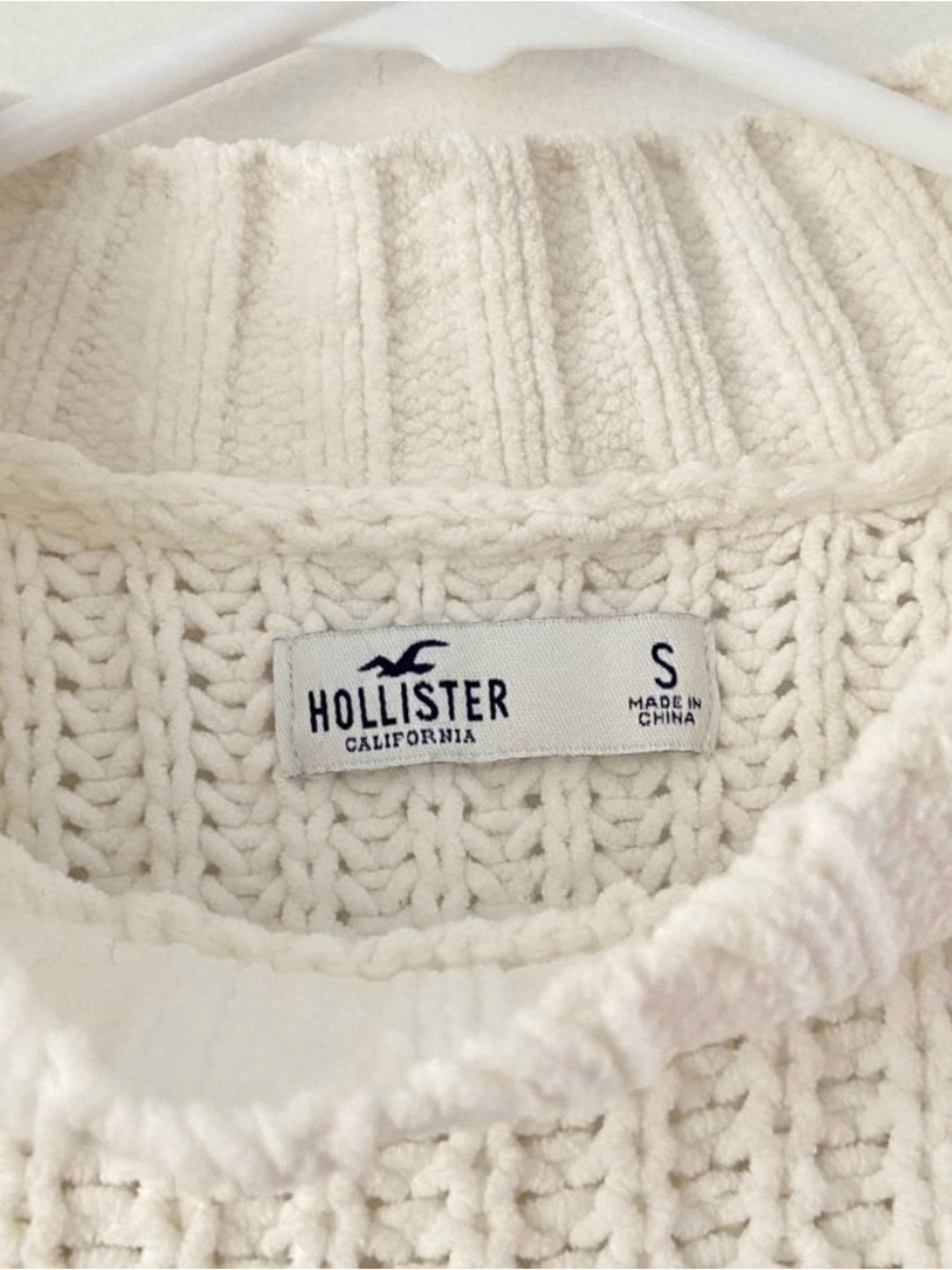 Hollister Off-White Chunky Knit Crew Sweater - Picture 1 of 4